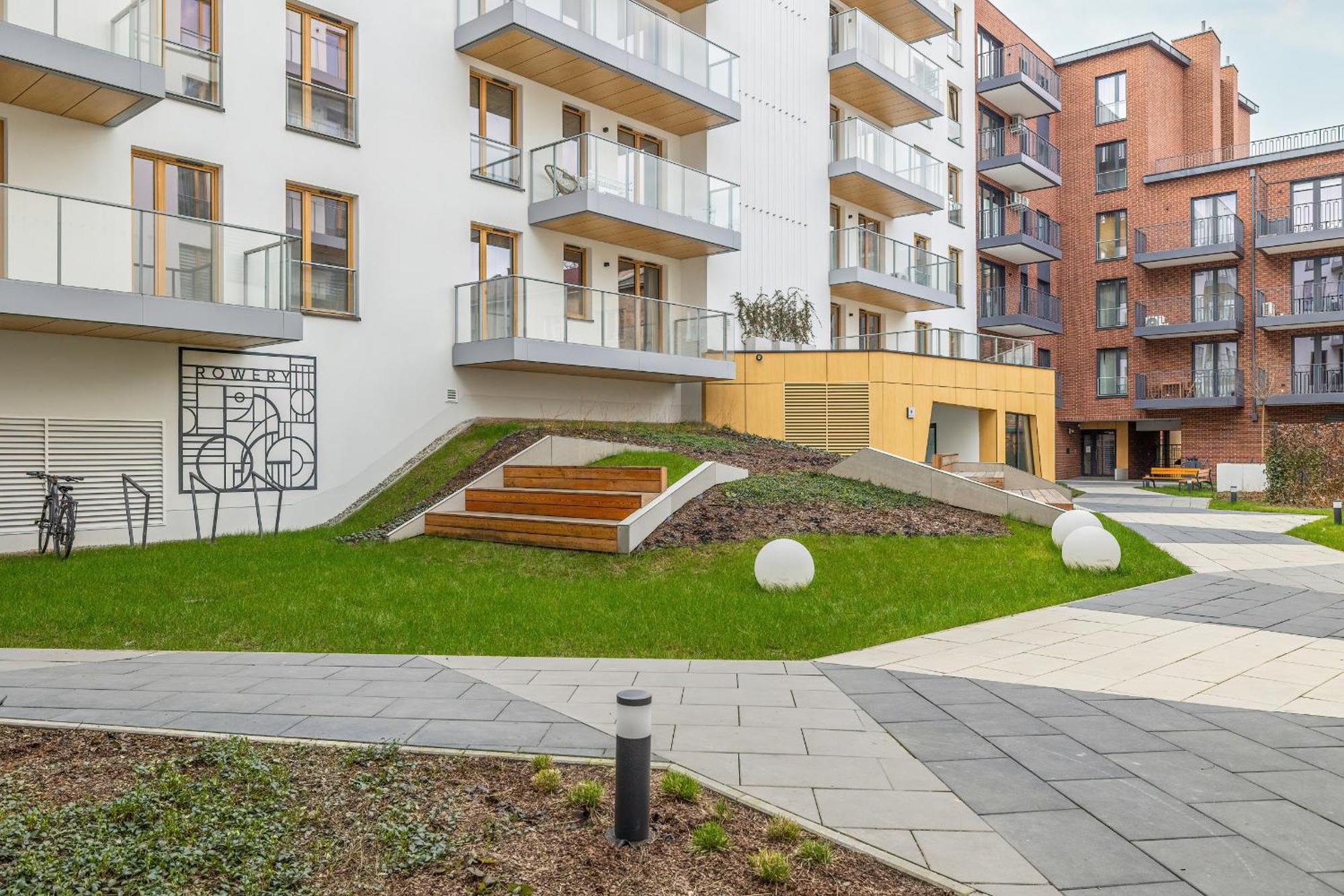 Cozy Apartment Orawska With Balcony By Noclegi Renters Красков Екстериор снимка